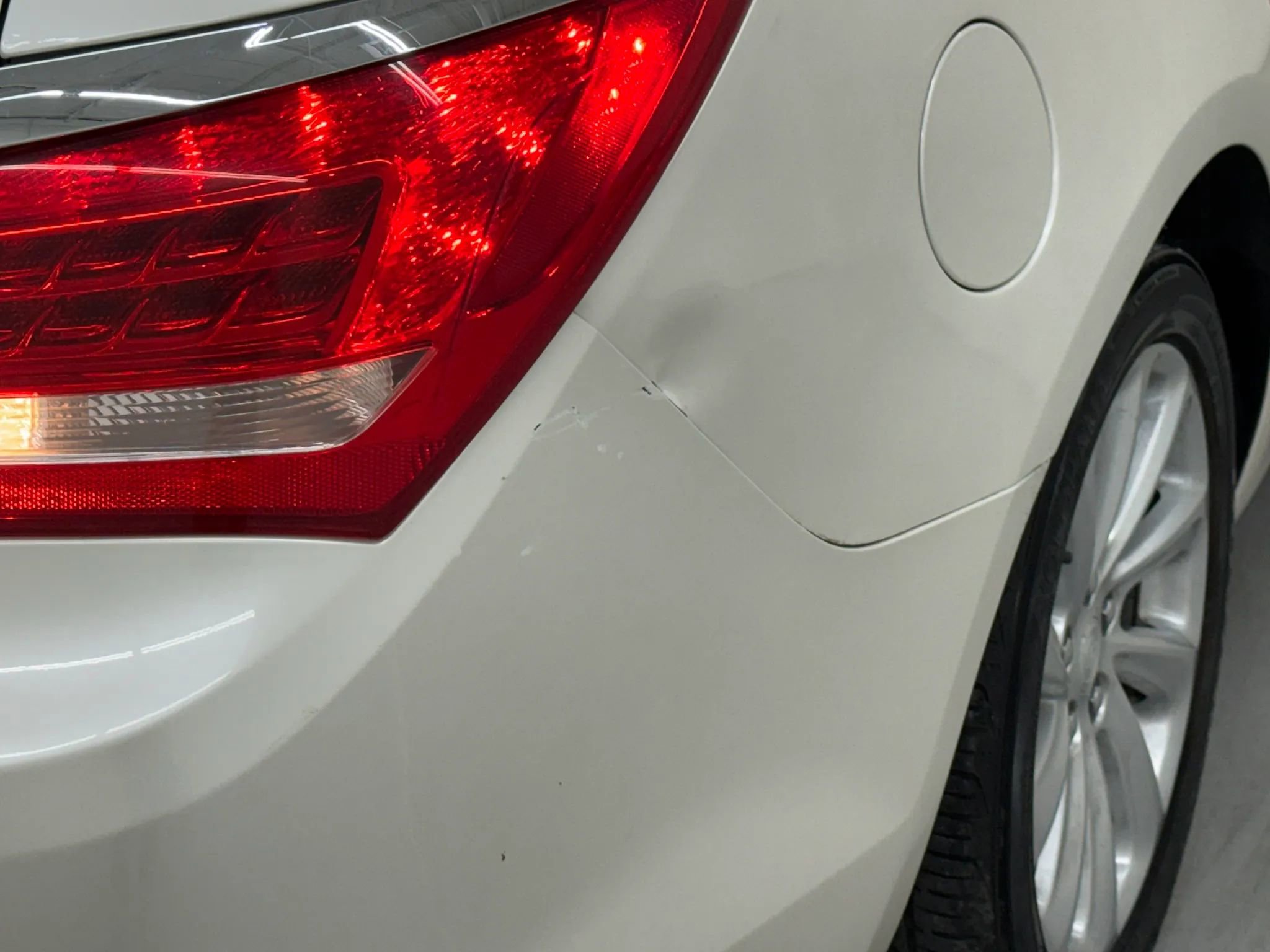 Used 2014 Buick LaCrosse Leather w/ Driver Confidence Package image 23