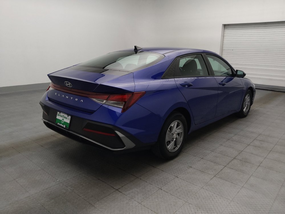 Used 2025 Hyundai Elantra SE FWD image 9