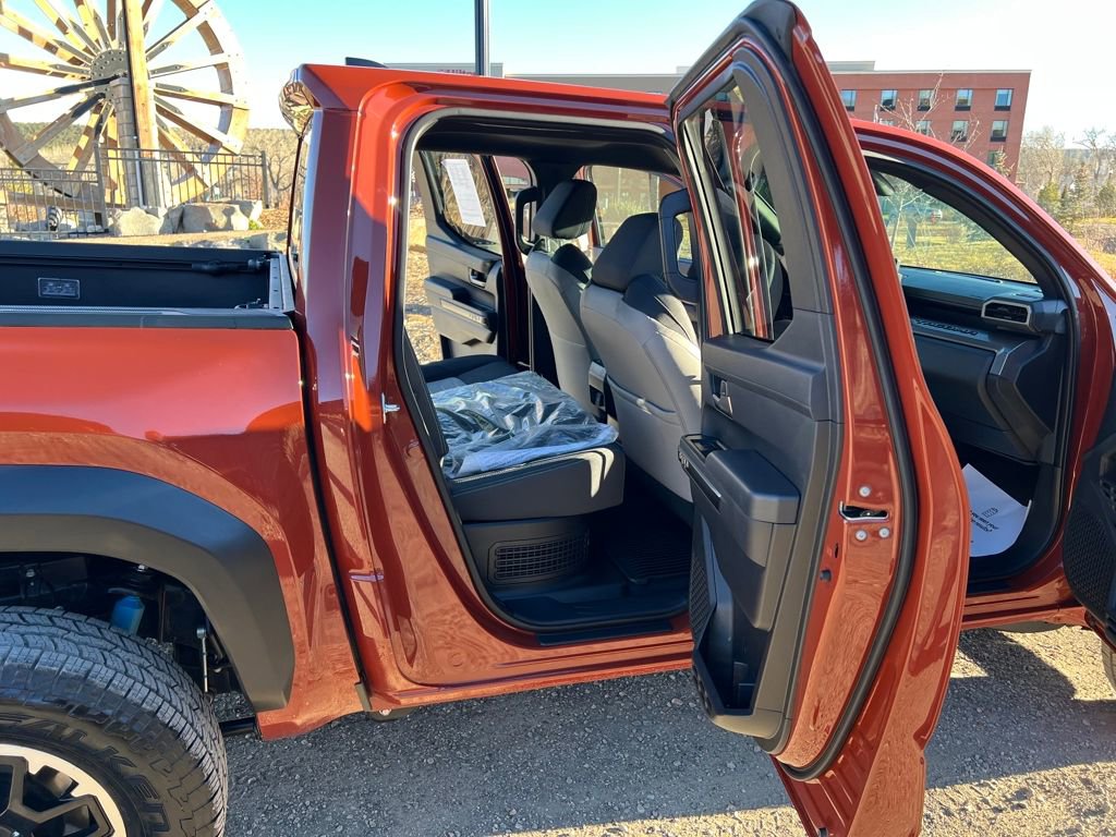 Used 2025 Toyota Tacoma TRD Off-Road image 10