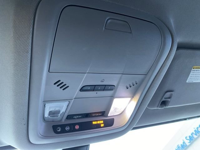 Used 2018 GMC Acadia SLT w/ LPO, Floor Liner Package image 30