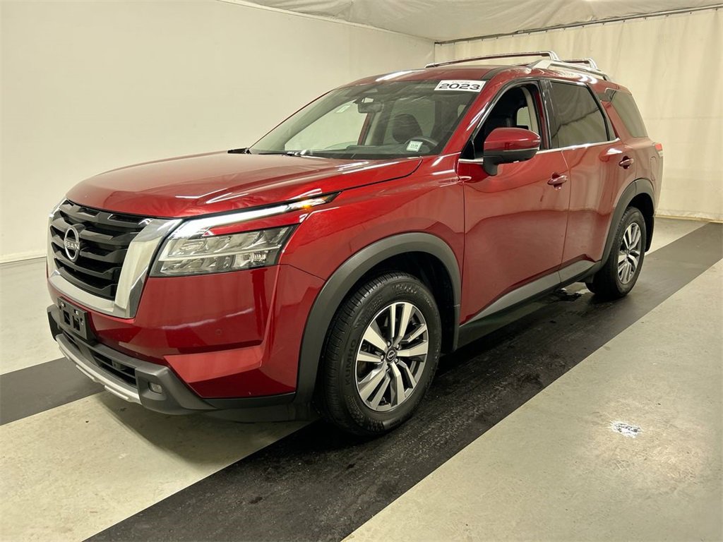 Used 2023 Nissan Pathfinder SL image 2
