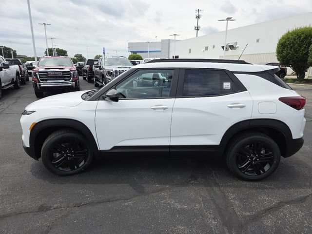 New 2026 Chevrolet TrailBlazer LT w/ Midnight Edition FWD image 16
