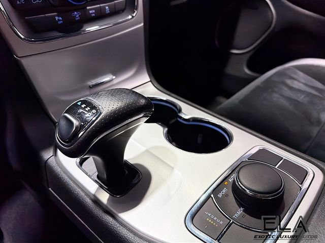Used 2015 Jeep Grand Cherokee SRT image 18