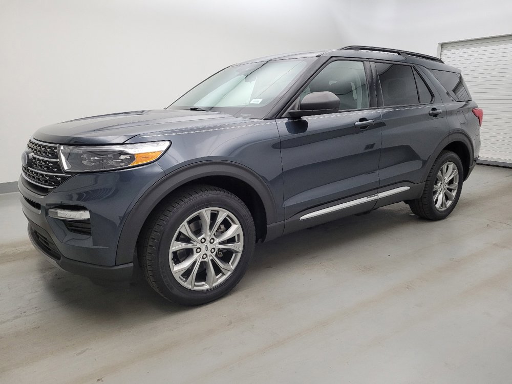Used 2022 Ford Explorer XLT w/ Equipment Group 202A AWD/4WD image 2