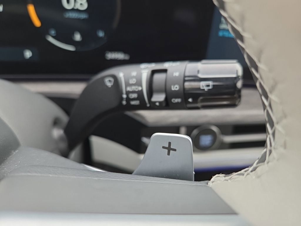 Used 2024 Hyundai Santa Fe Calligraphy image 31