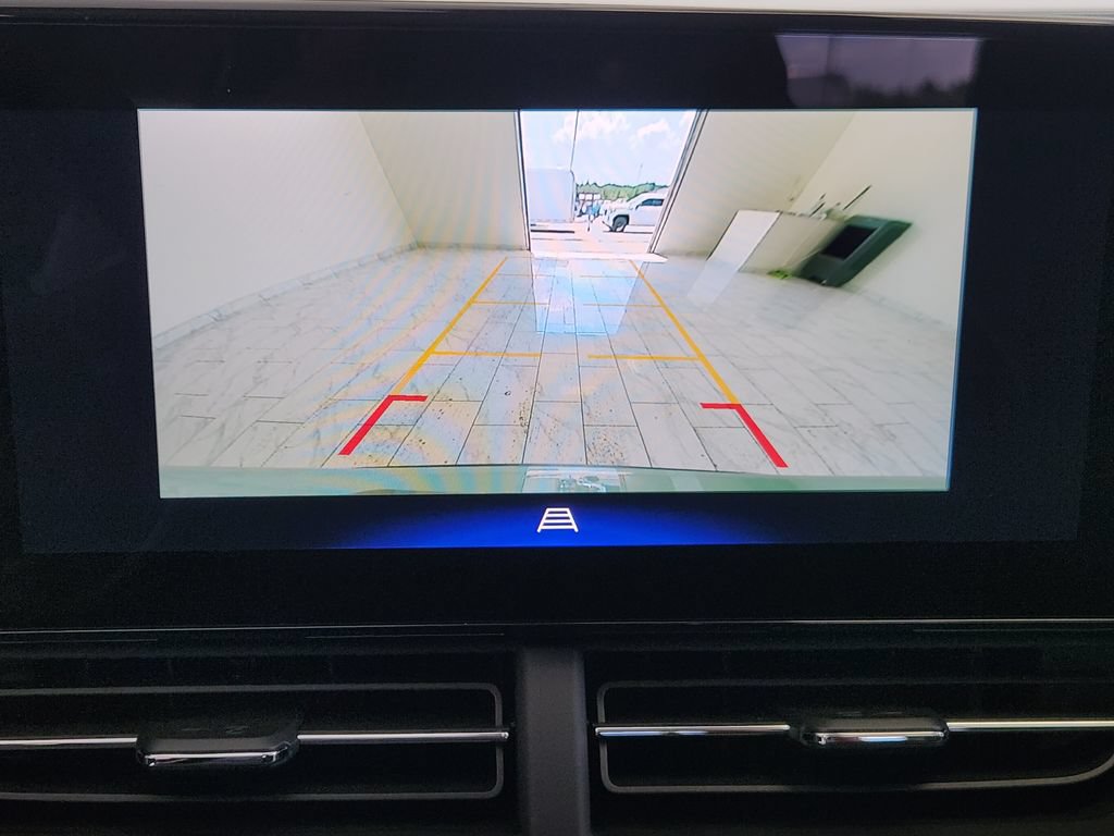 New 2026 Chevrolet Trax ACTIV w/ Driver Confidence Package FWD image 16