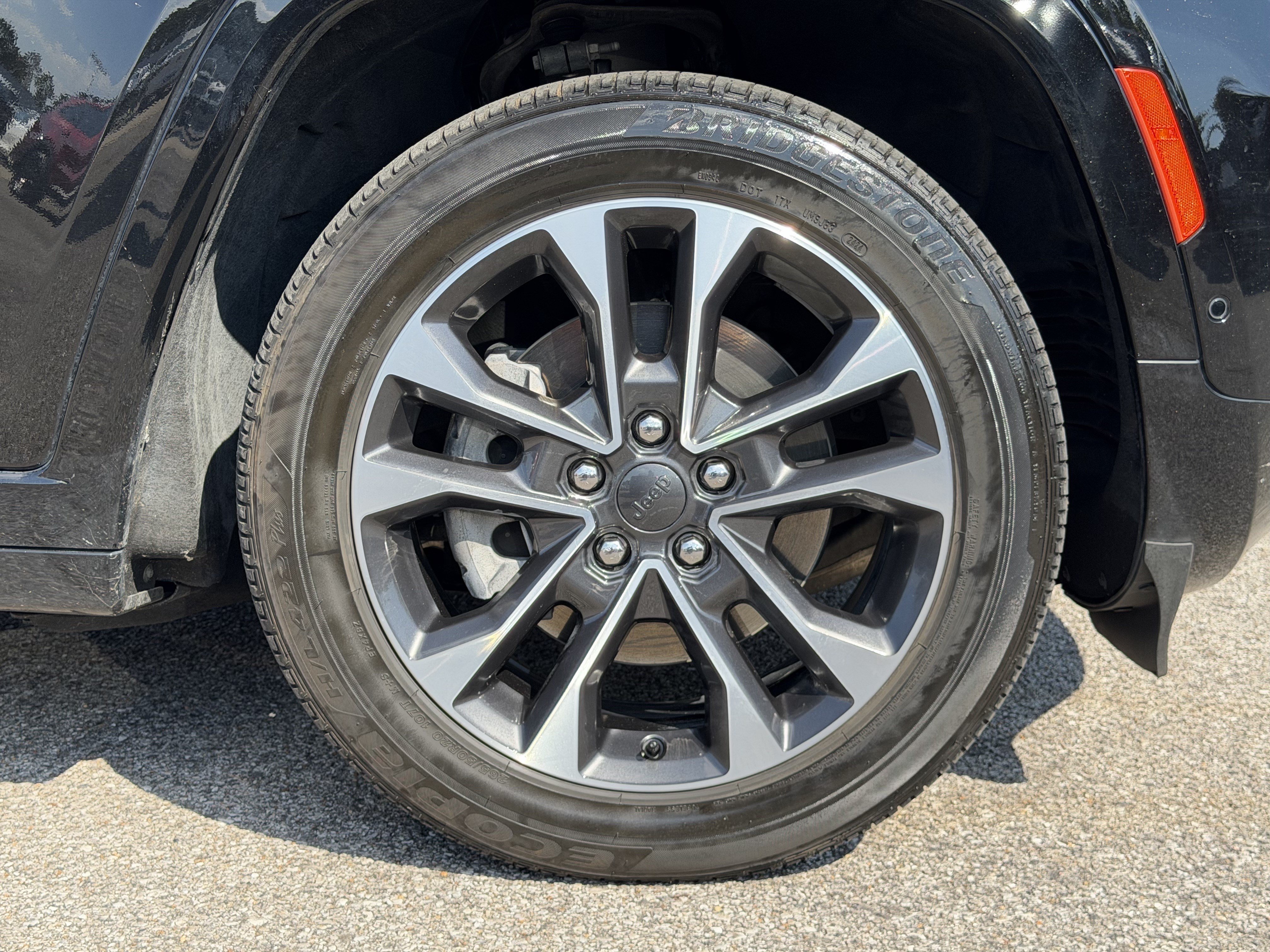 Used 2024 Jeep Grand Cherokee L Overland w/ Advanced Protech Group III AWD/4WD image 13