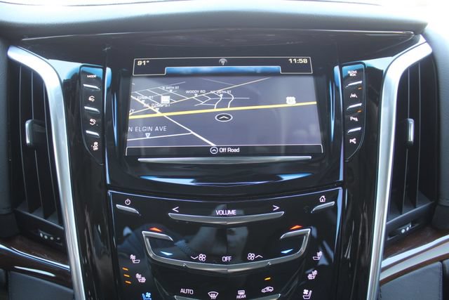 Used 2020 Cadillac Escalade Luxury RWD image 34