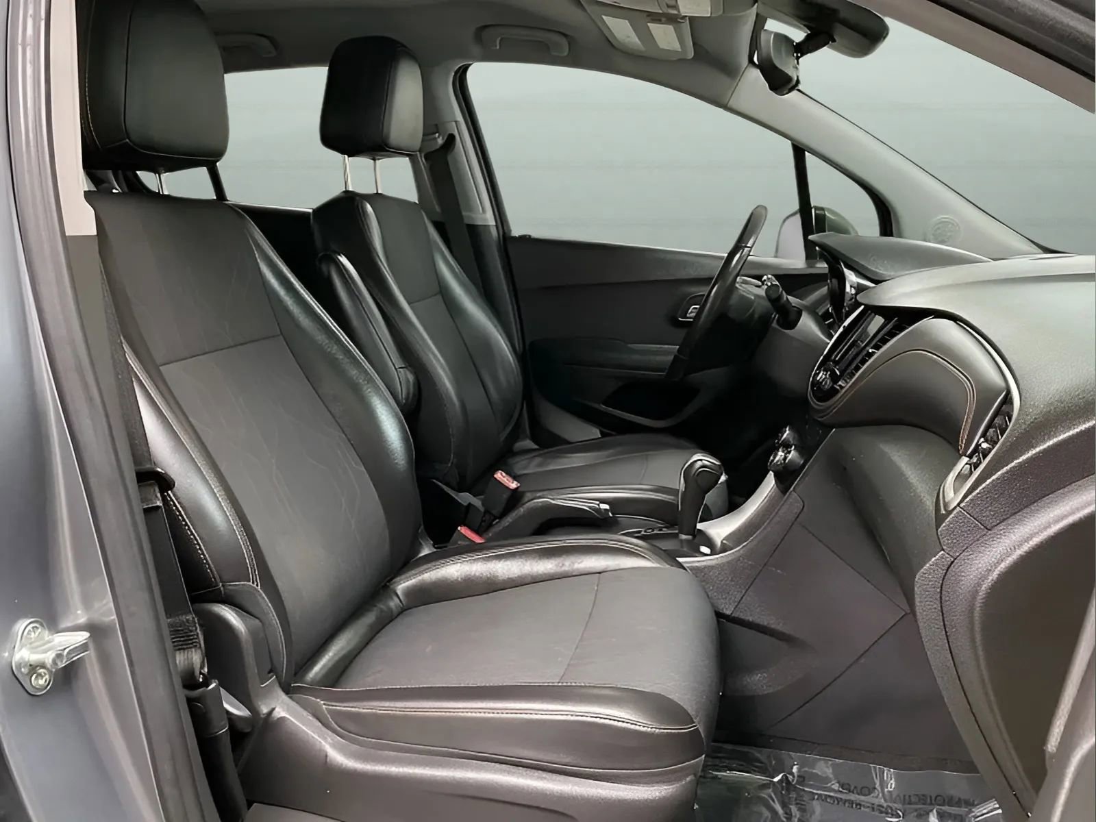 Used 2020 Chevrolet Trax LT w/ LT Convenience Package FWD image 14