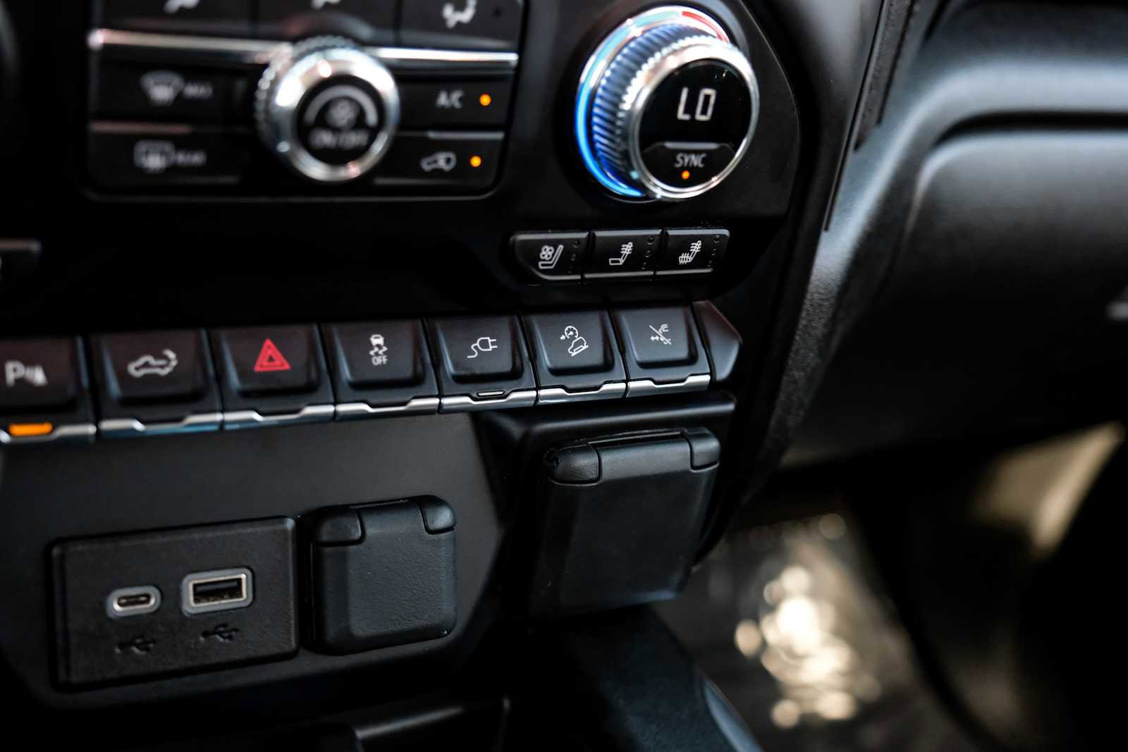 Used 2023 GMC Sierra 2500 Denali w/ Denali Ultimate Package image 26