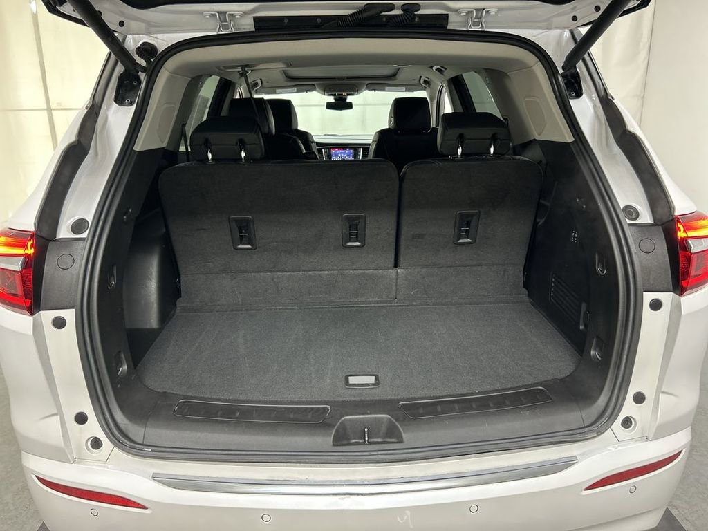 Used 2020 Buick Enclave Avenir w/ Avenir Technology Package AWD/4WD image 23