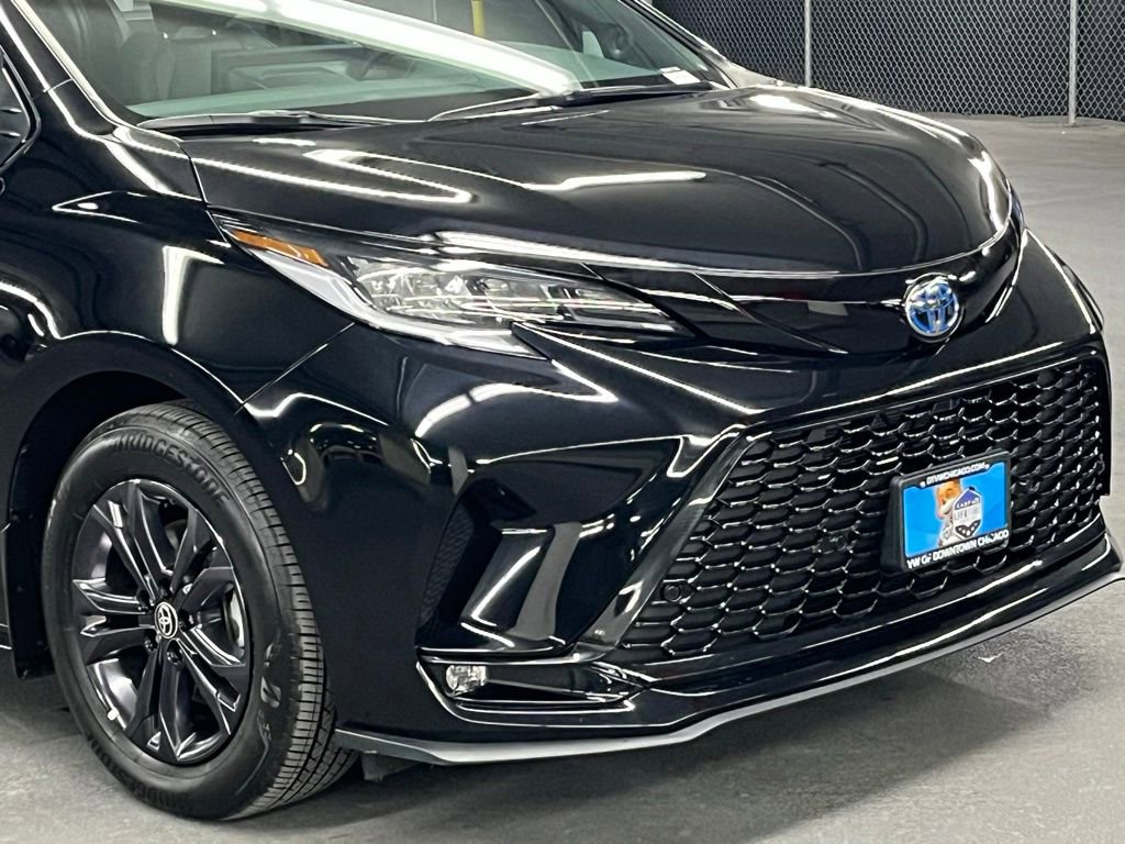 Used 2025 Toyota Sienna XSE image 43