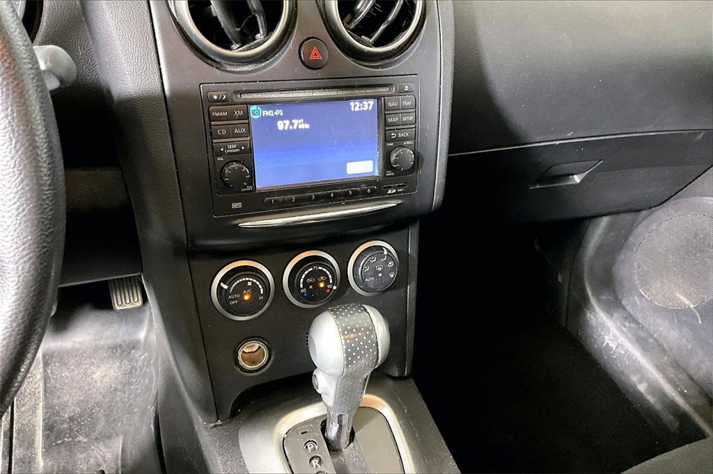 Used 2013 Nissan Rogue SV w/ Premium Pkg image 24