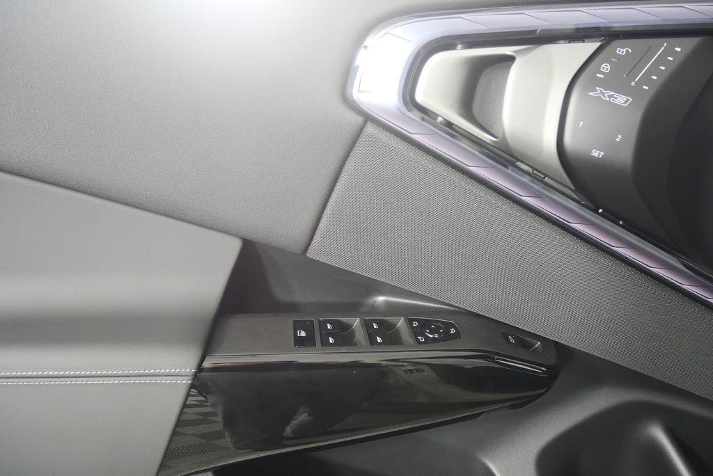 Used 2026 BMW X3 xDrive30 w/ Convenience Package image 8