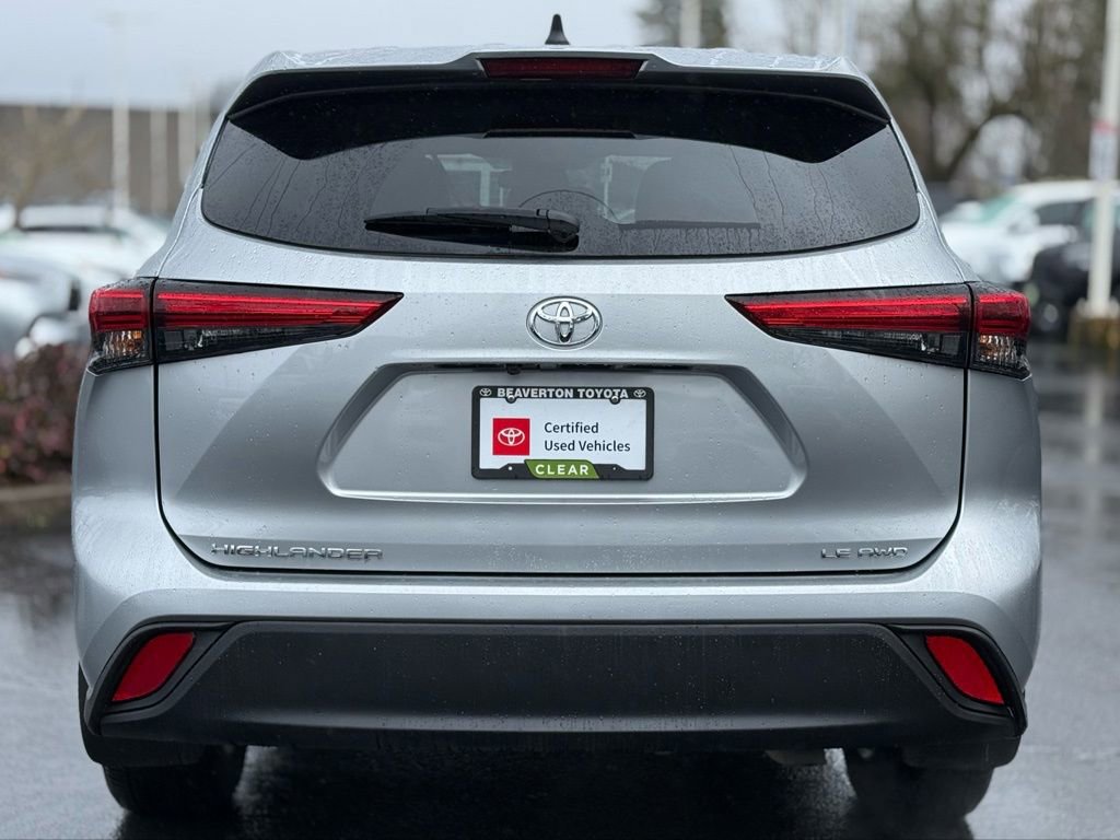 Used 2023 Toyota Highlander LE image 4