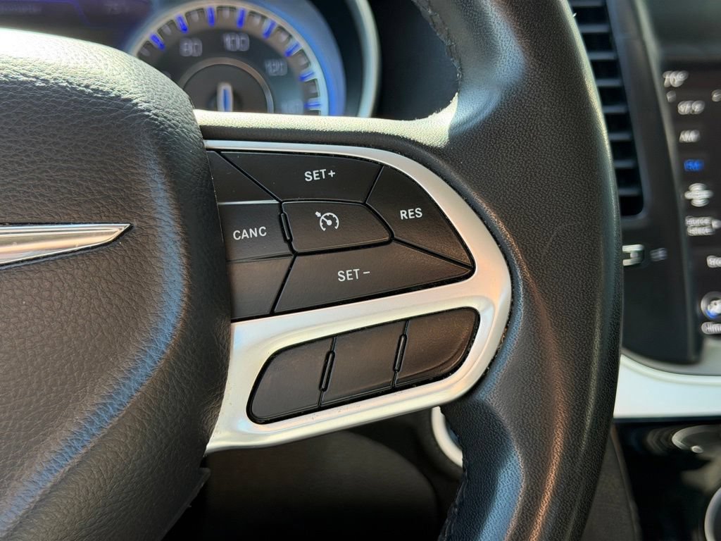 Used 2023 Chrysler 300 Touring w/ Sport Appearance Package RWD image 19
