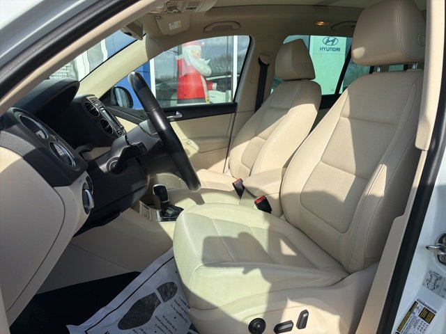 Used 2017 Volkswagen Tiguan Wolfsburg Edition image 12