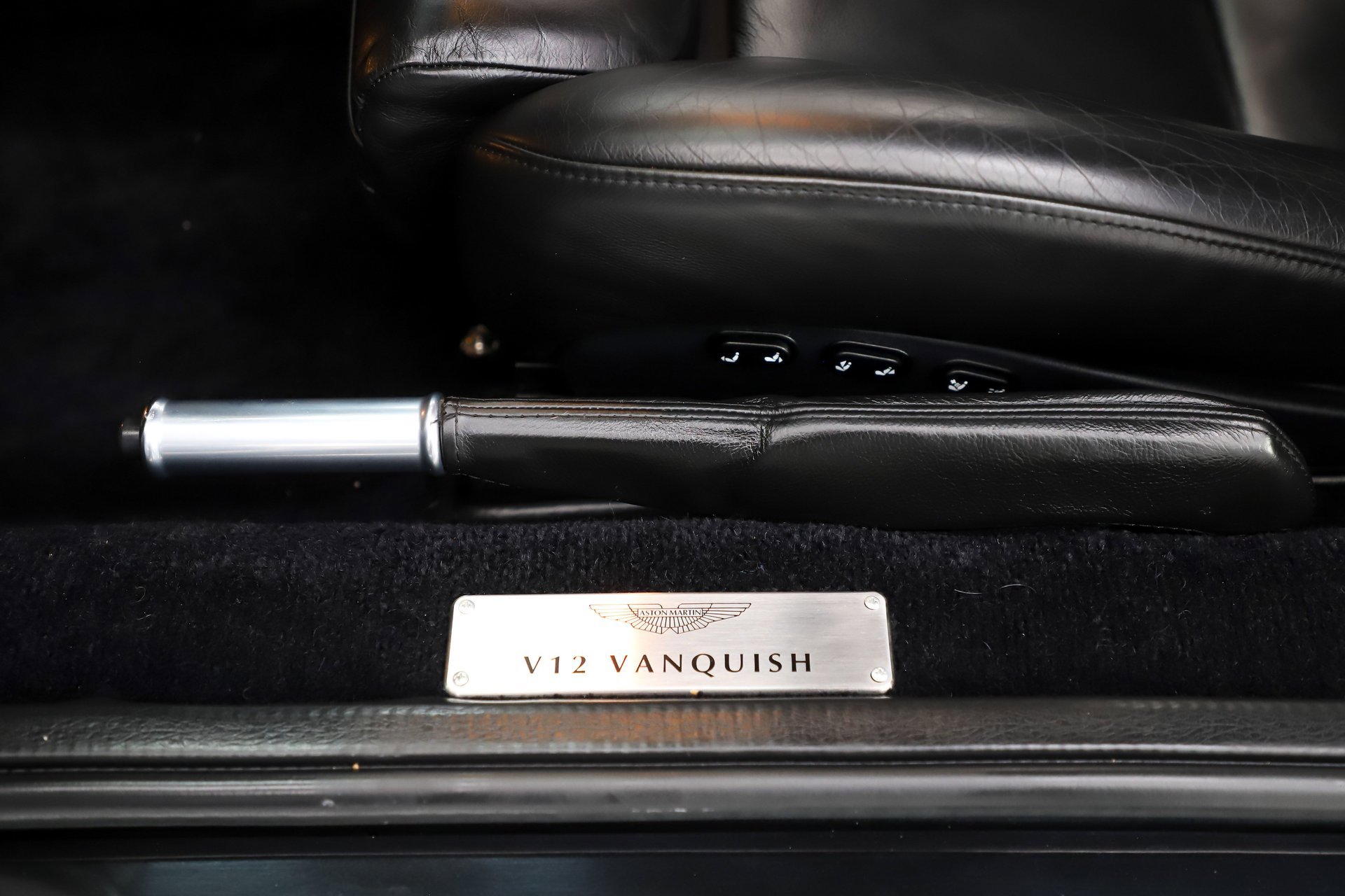 Used 2003 Aston Martin Vanquish image 33