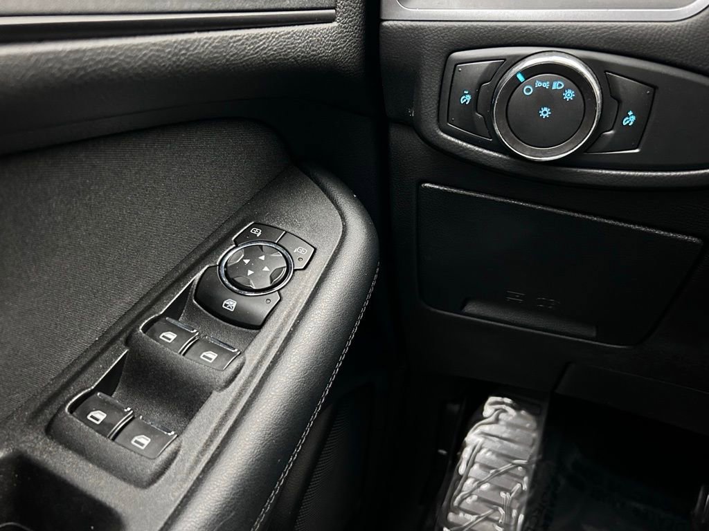 Used 2018 Ford Edge SE AWD/4WD image 19