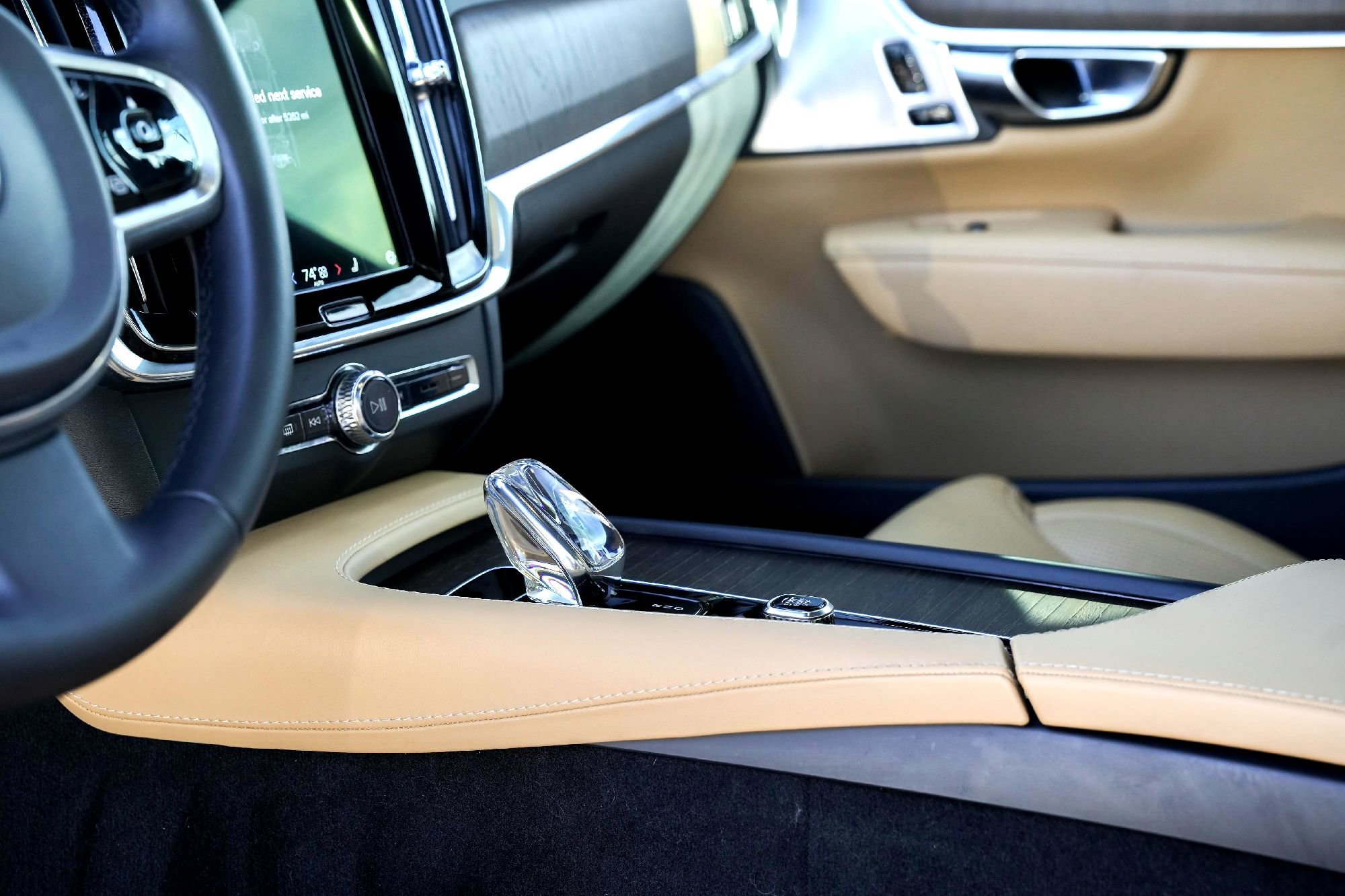 Used 2023 Volvo V90 B6 Cross Country Ultimate image 12