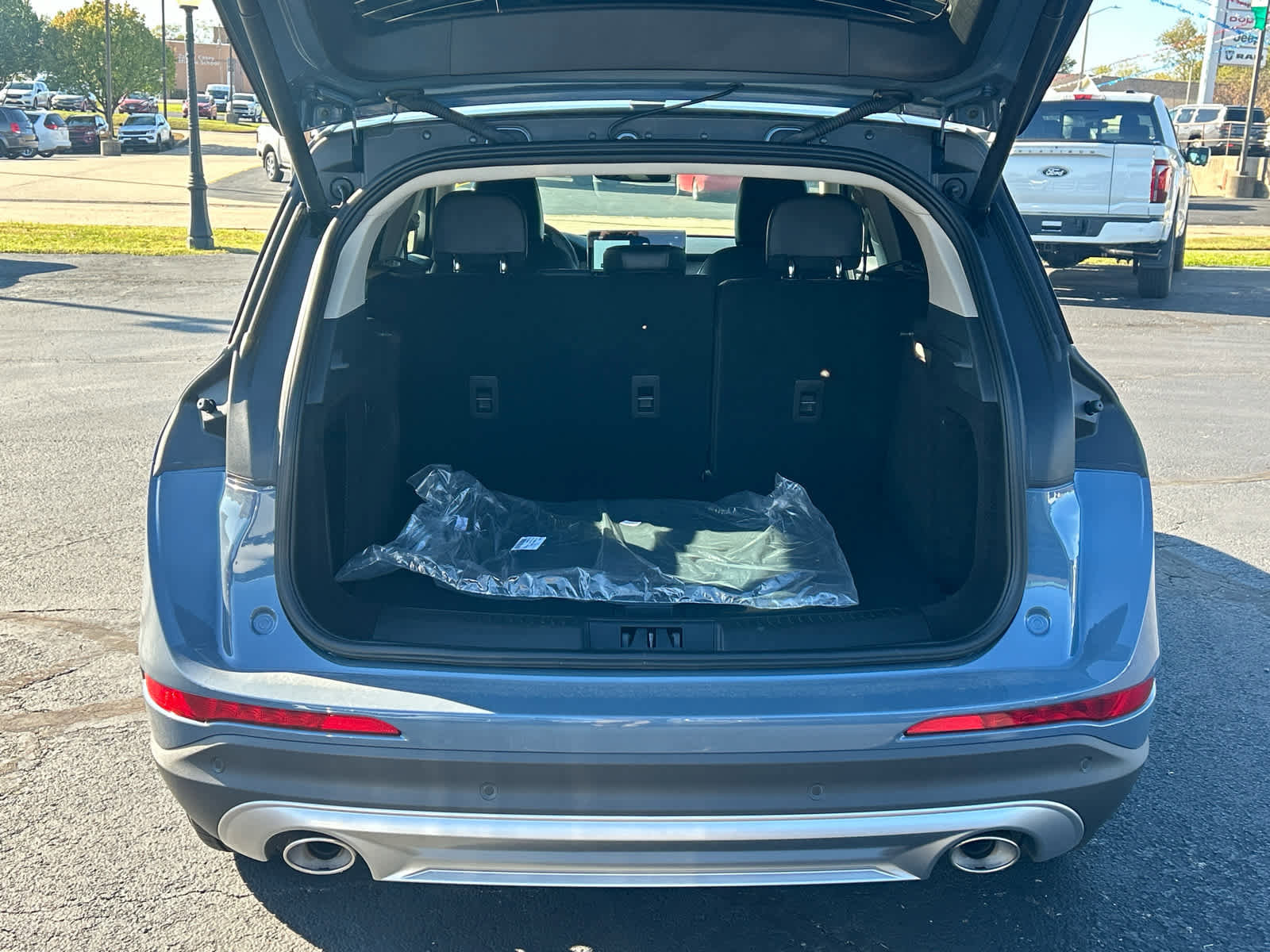 New 2026 Lincoln Corsair Premiere image 6