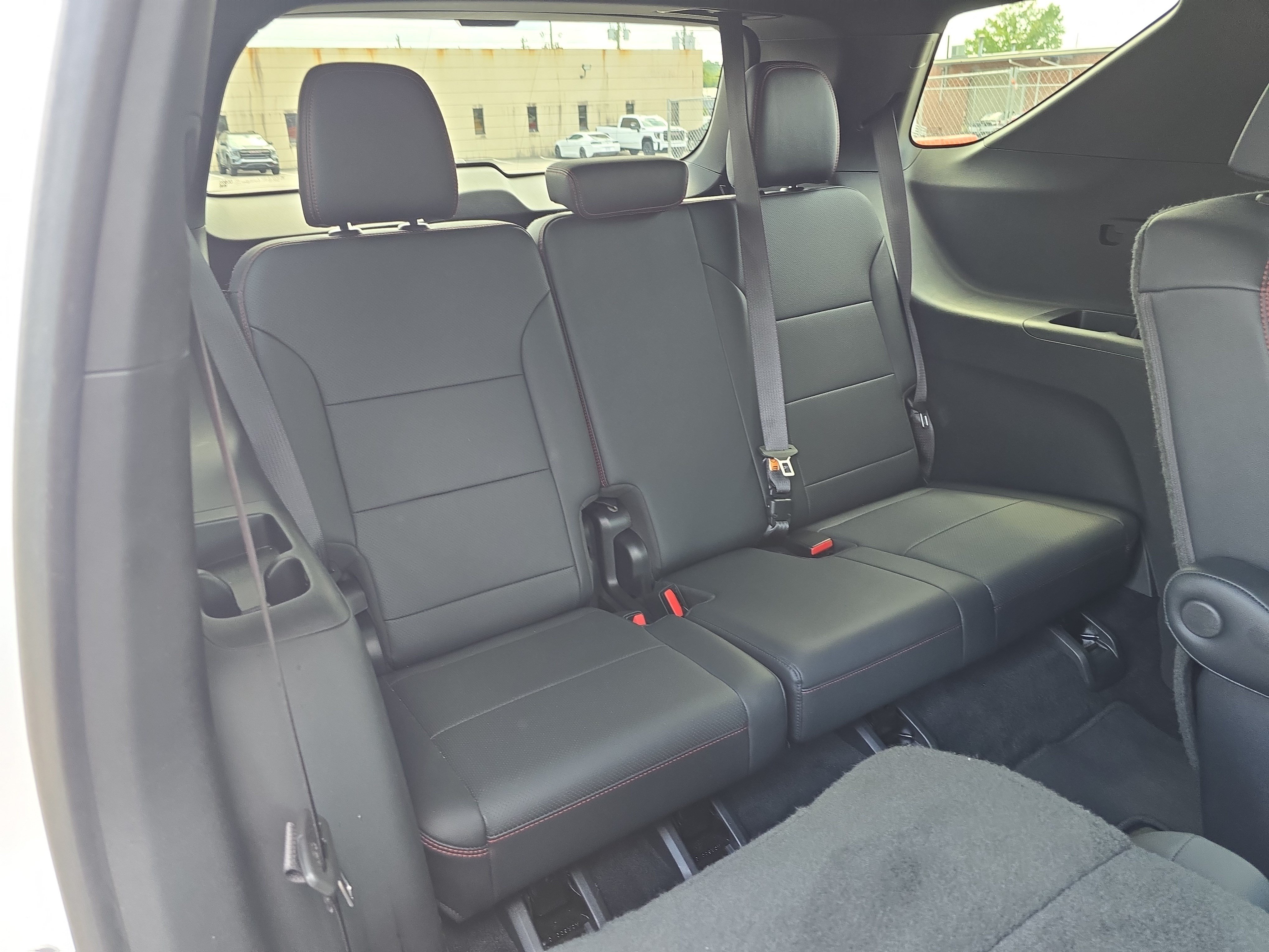 Used 2024 Chevrolet Traverse RS FWD image 12