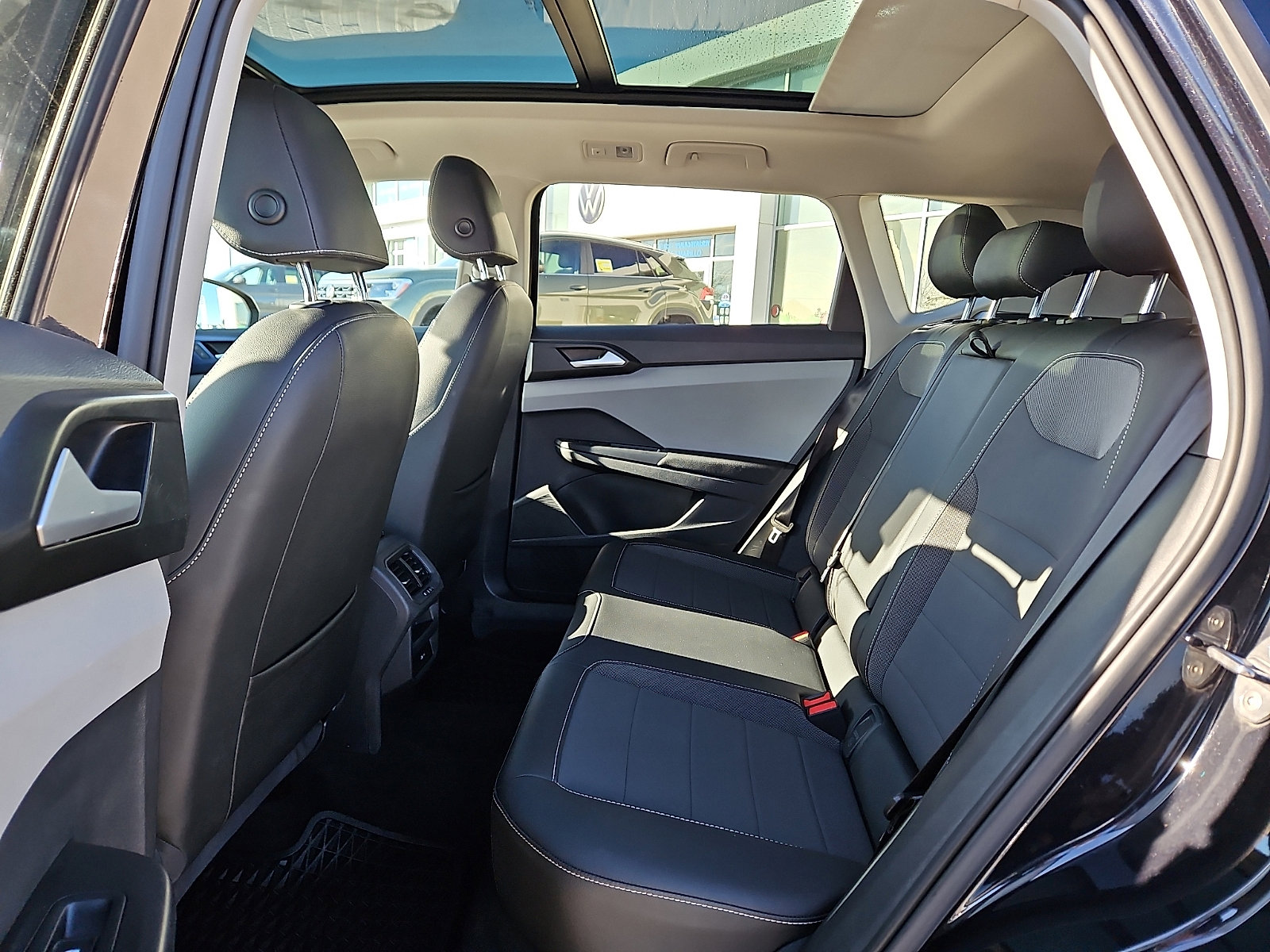 Certified 2023 Volkswagen Taos SE image 8