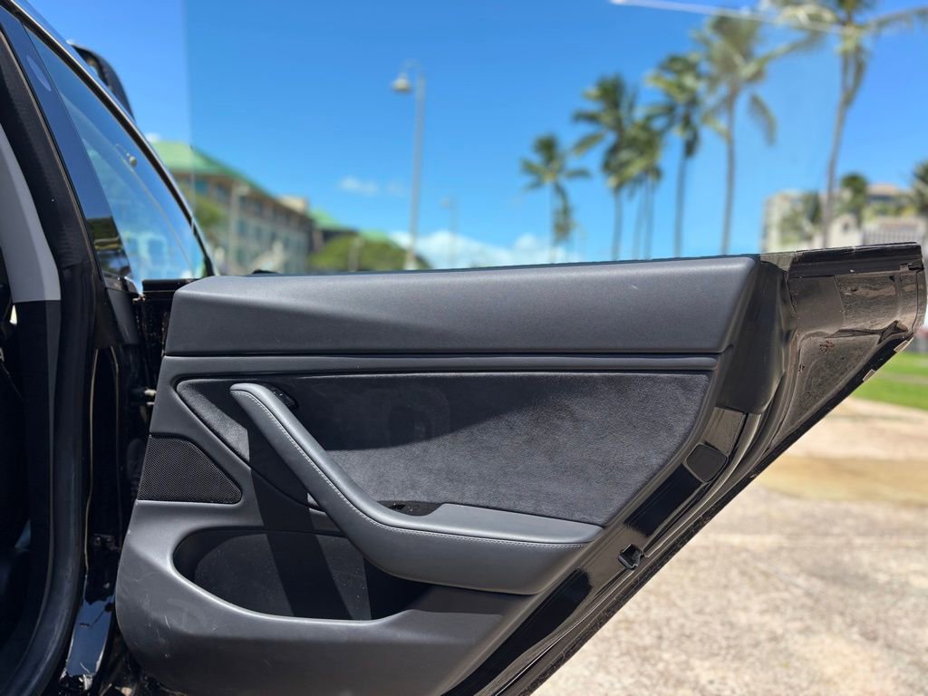 Used 2018 Tesla Model 3 Long Range image 17
