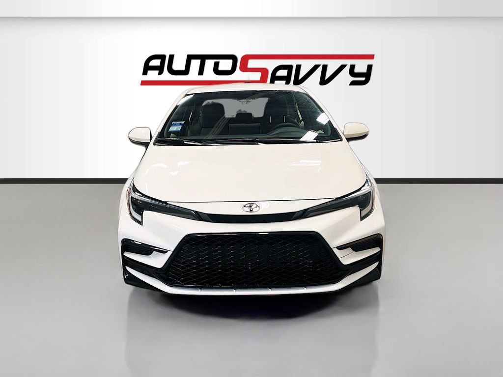 Used 2026 Toyota Corolla SE w/ SE Premium Package image 2