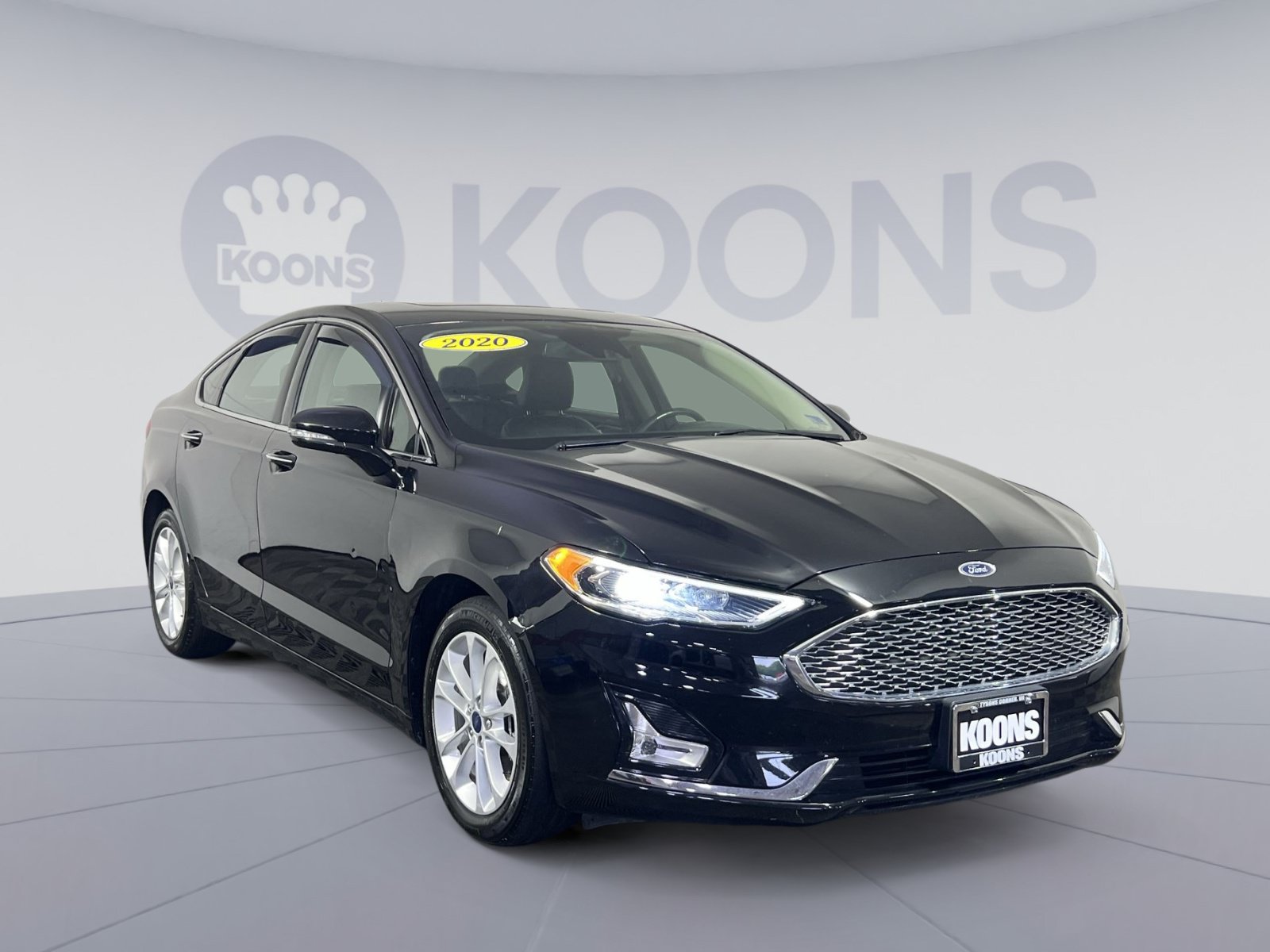 Used 2020 Ford Fusion Energi Titanium FWD image 2