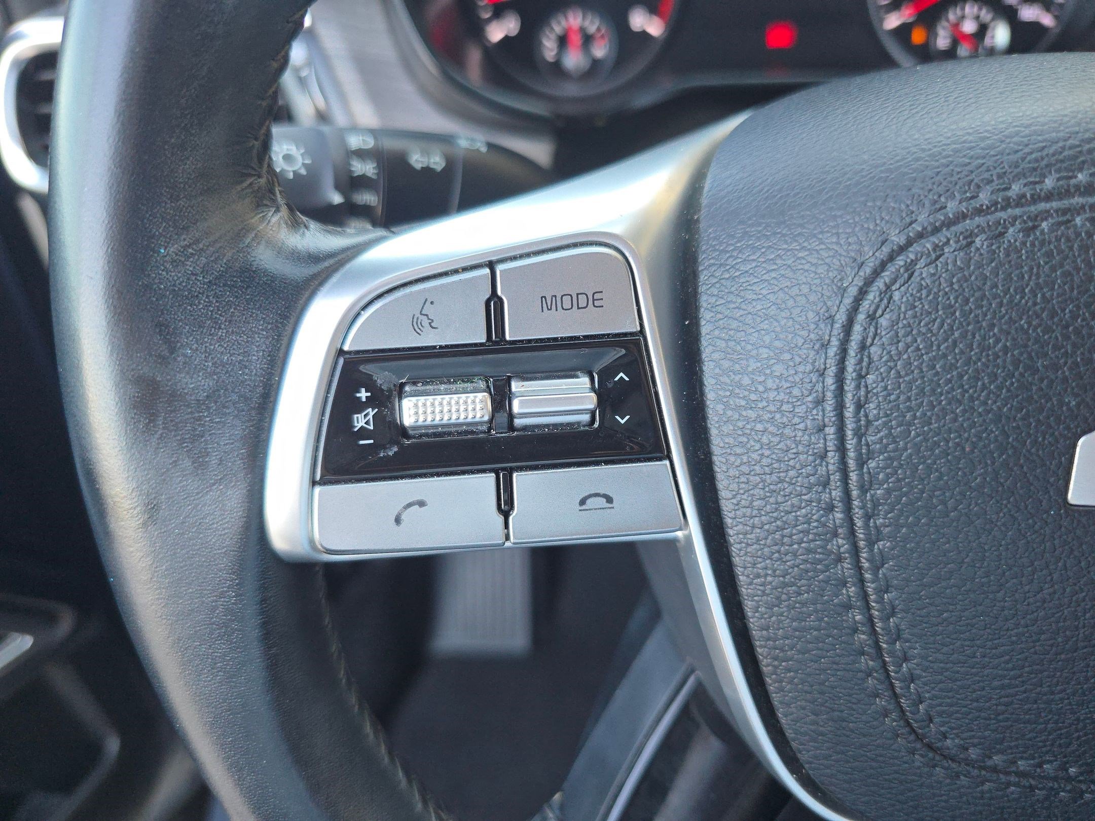 Used 2022 Kia Telluride EX w/ EX Premium Package image 16