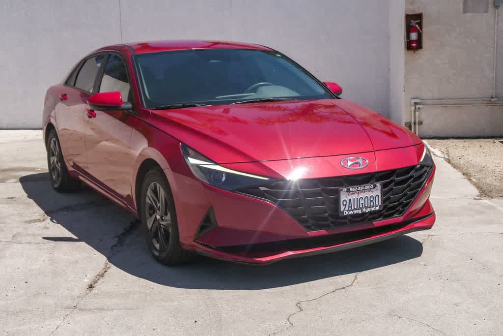 Used 2022 Hyundai Elantra Blue FWD image 3