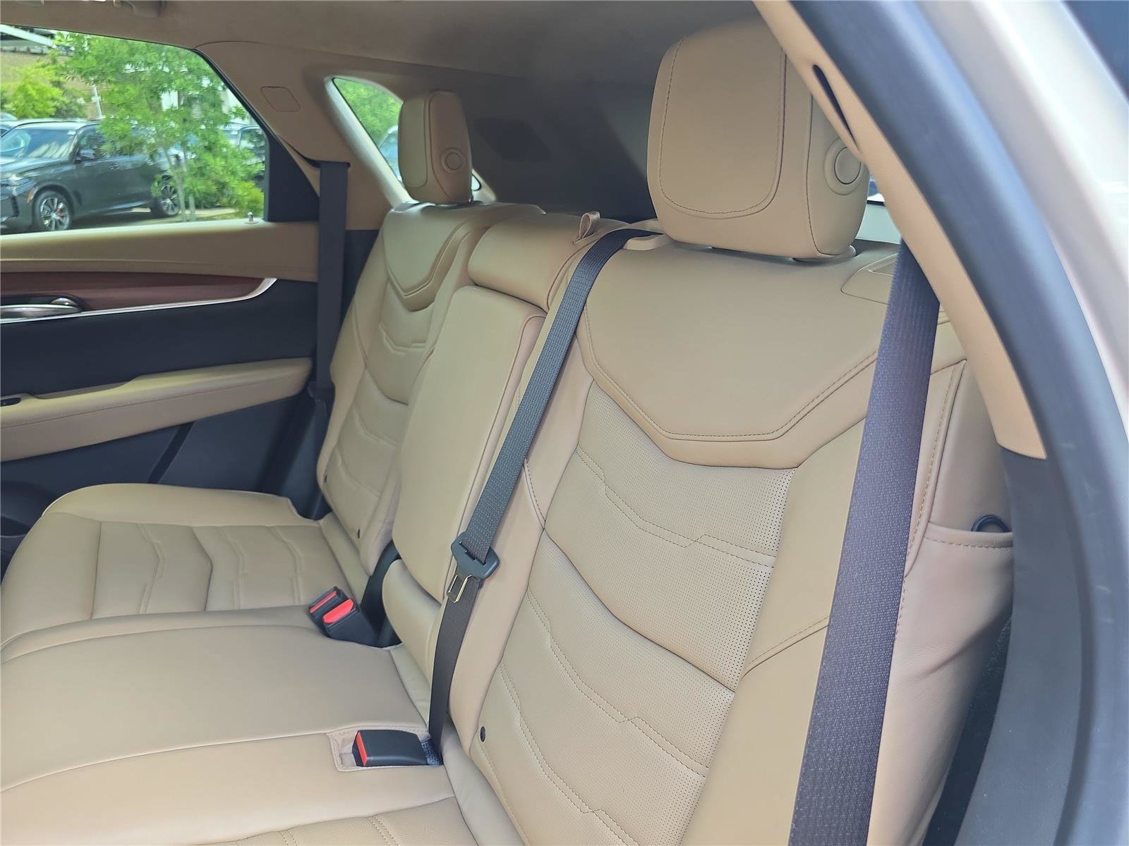Used 2017 Cadillac XT5 Platinum AWD/4WD image 14