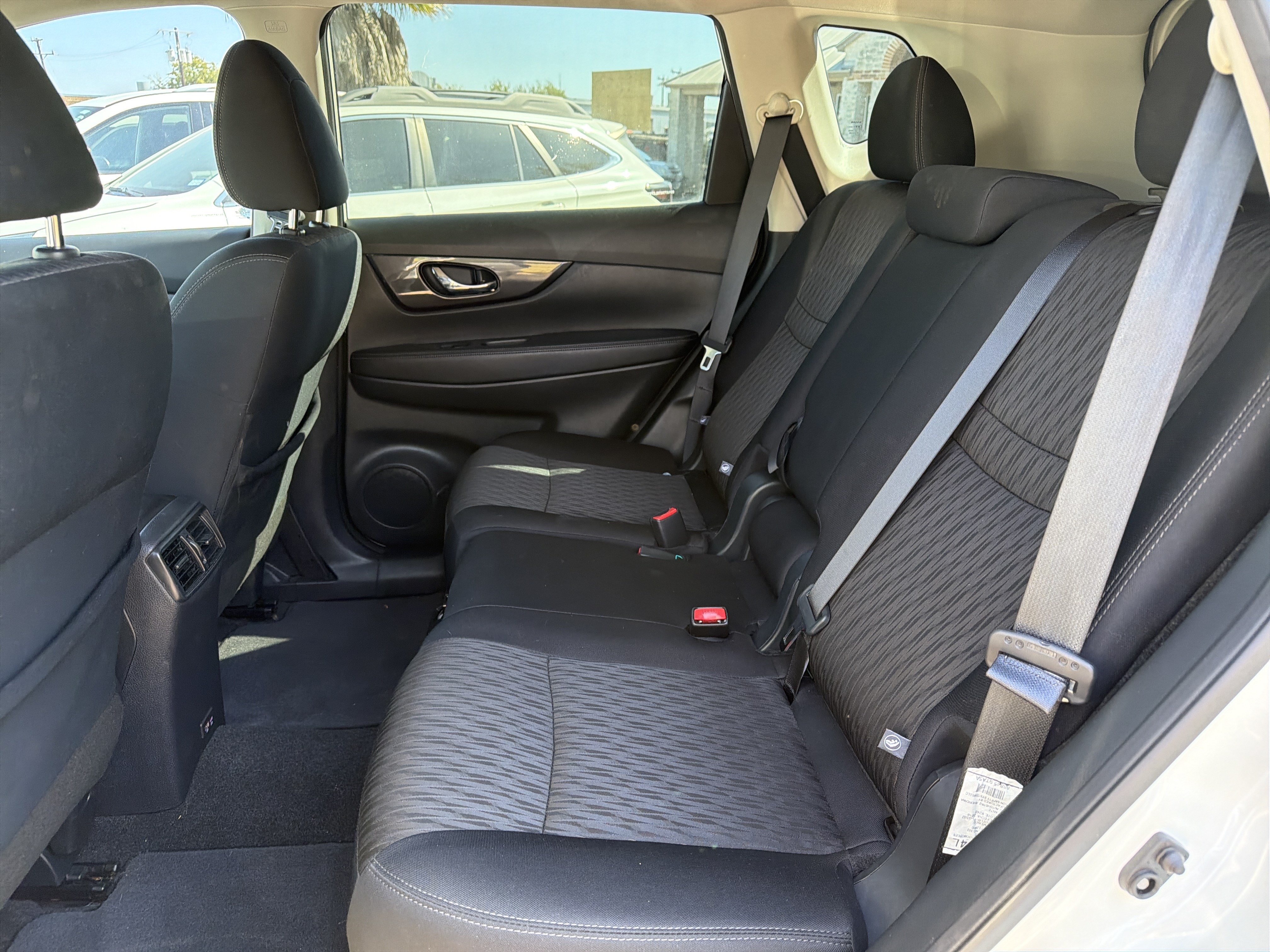 Used 2020 Nissan Rogue SV w/ Premium Package FWD image 26
