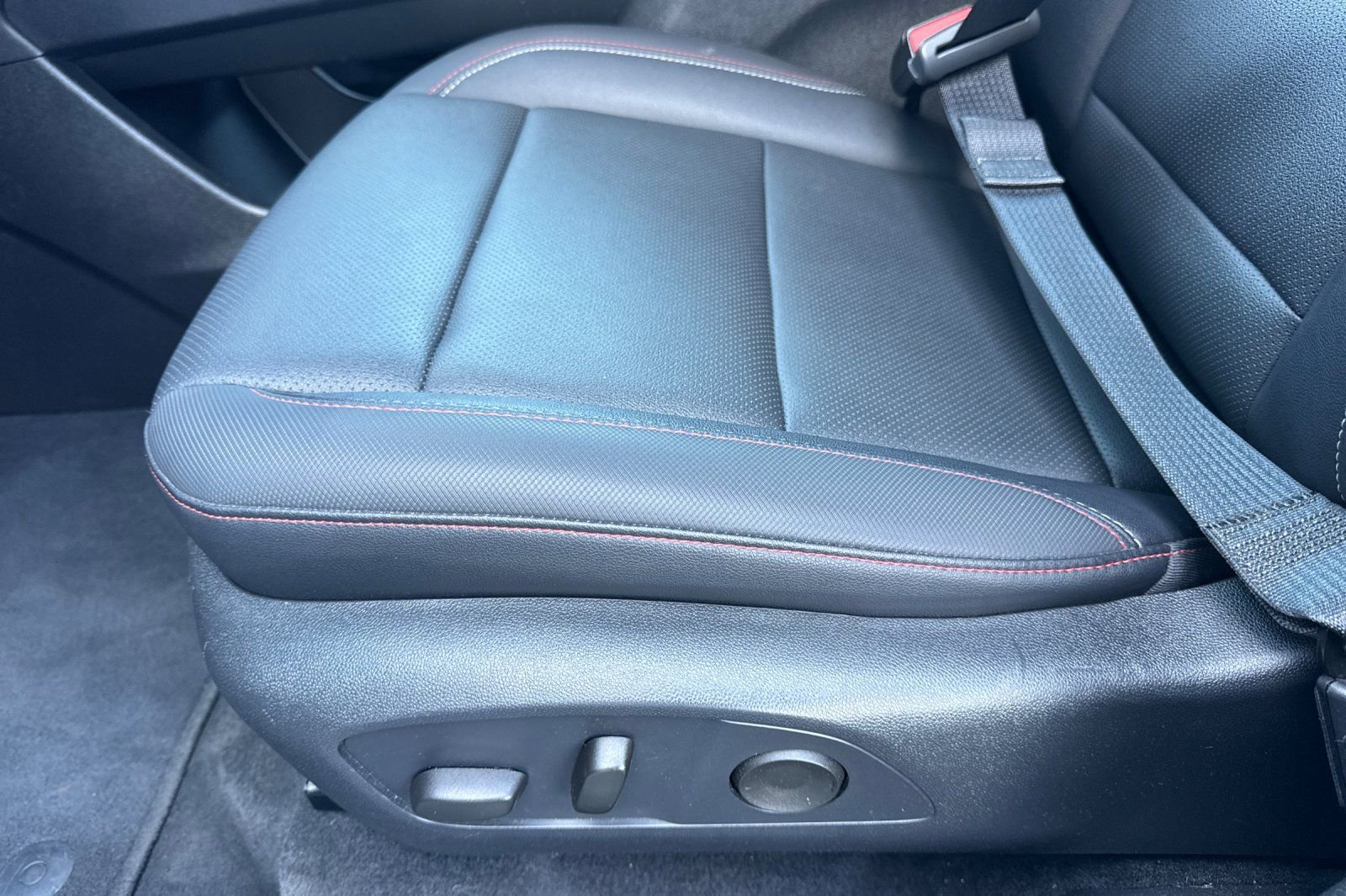 Used 2025 Chevrolet Traverse Z71 AWD/4WD image 14