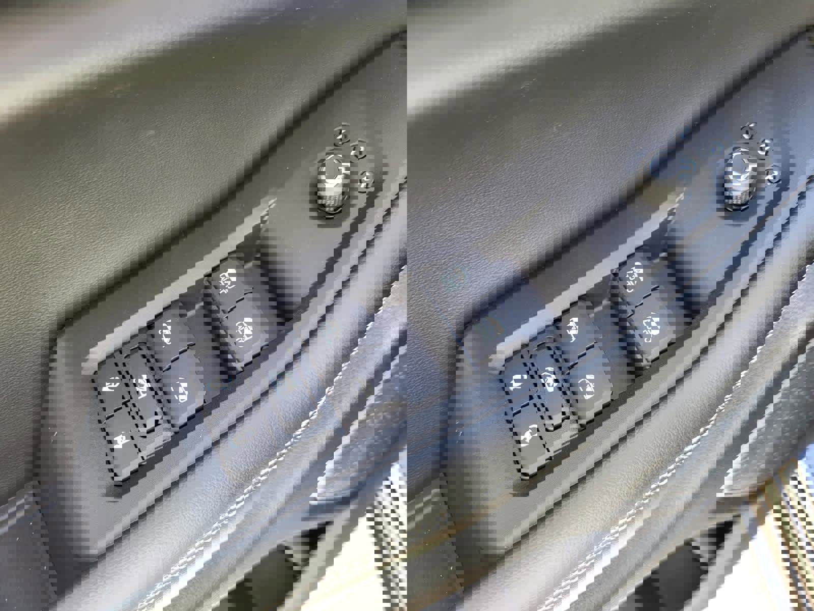 New 2025 Jeep Grand Cherokee L Limited w/ Black Appearance Package image 17