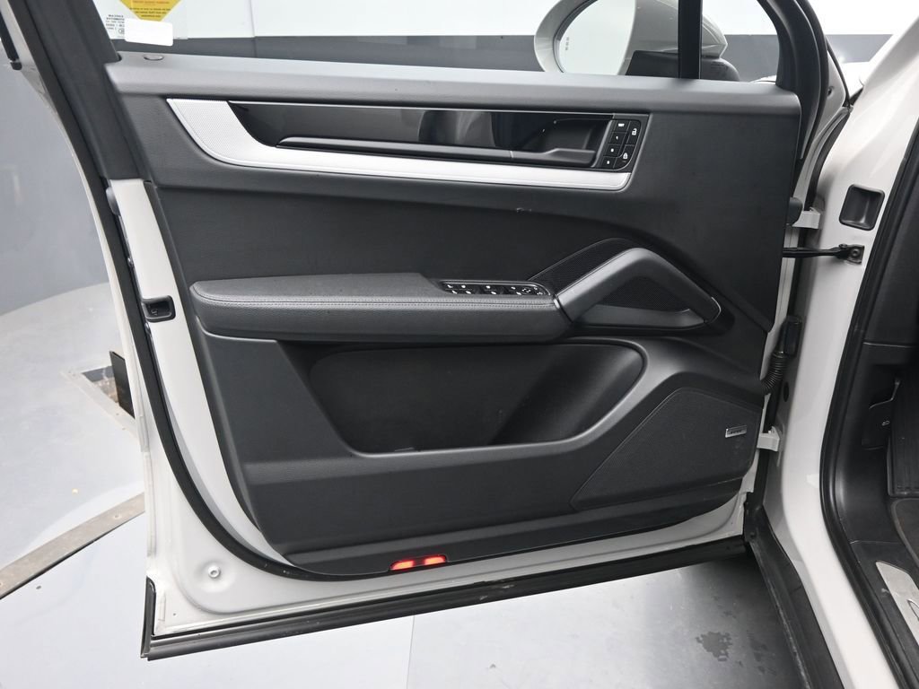 Used 2024 Porsche Cayenne S image 24