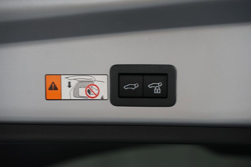 Used 2025 Toyota Corolla Cross AWD Hybrid w/ Convenience Package image 37