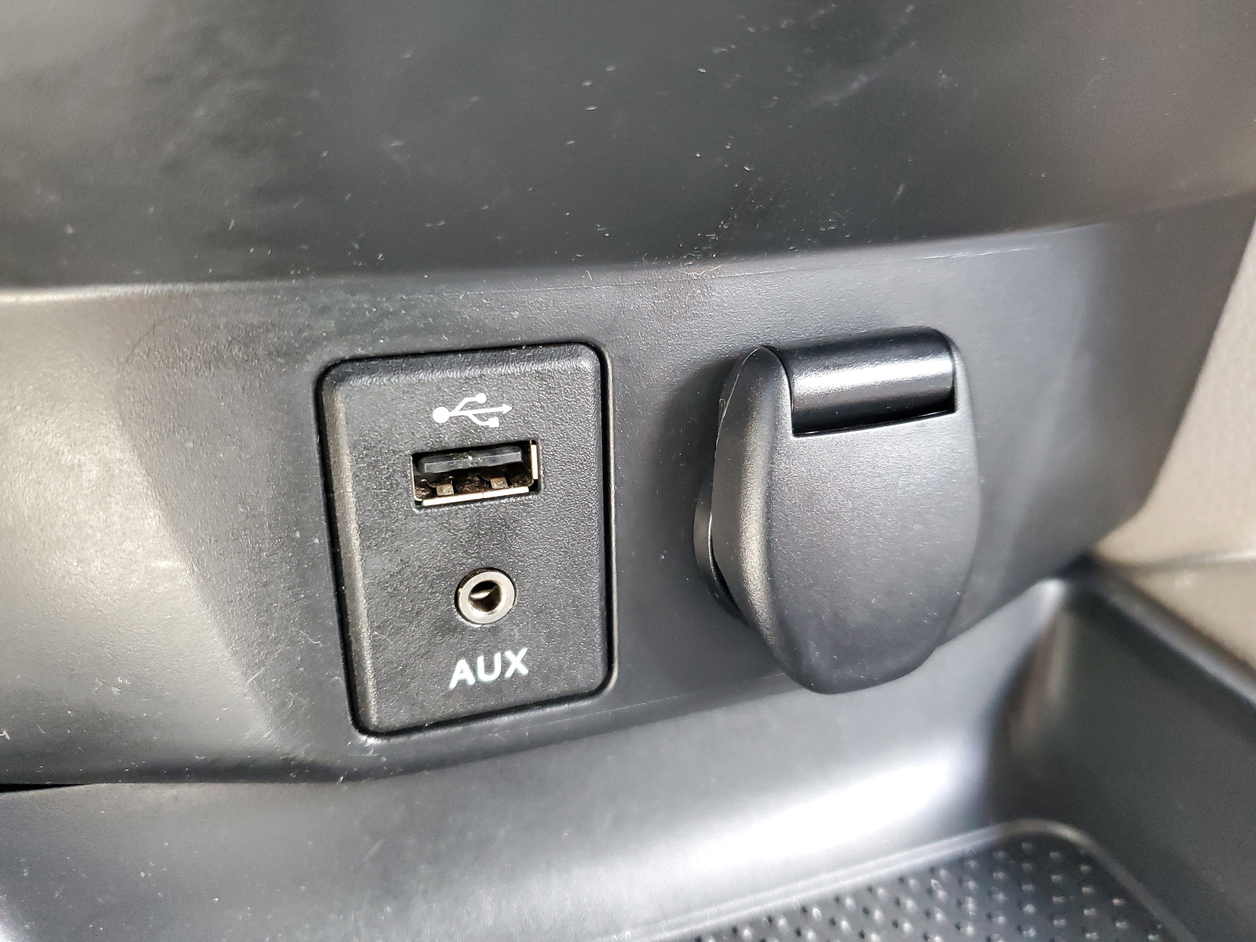 Used 2018 Nissan Rogue Sport SV image 26