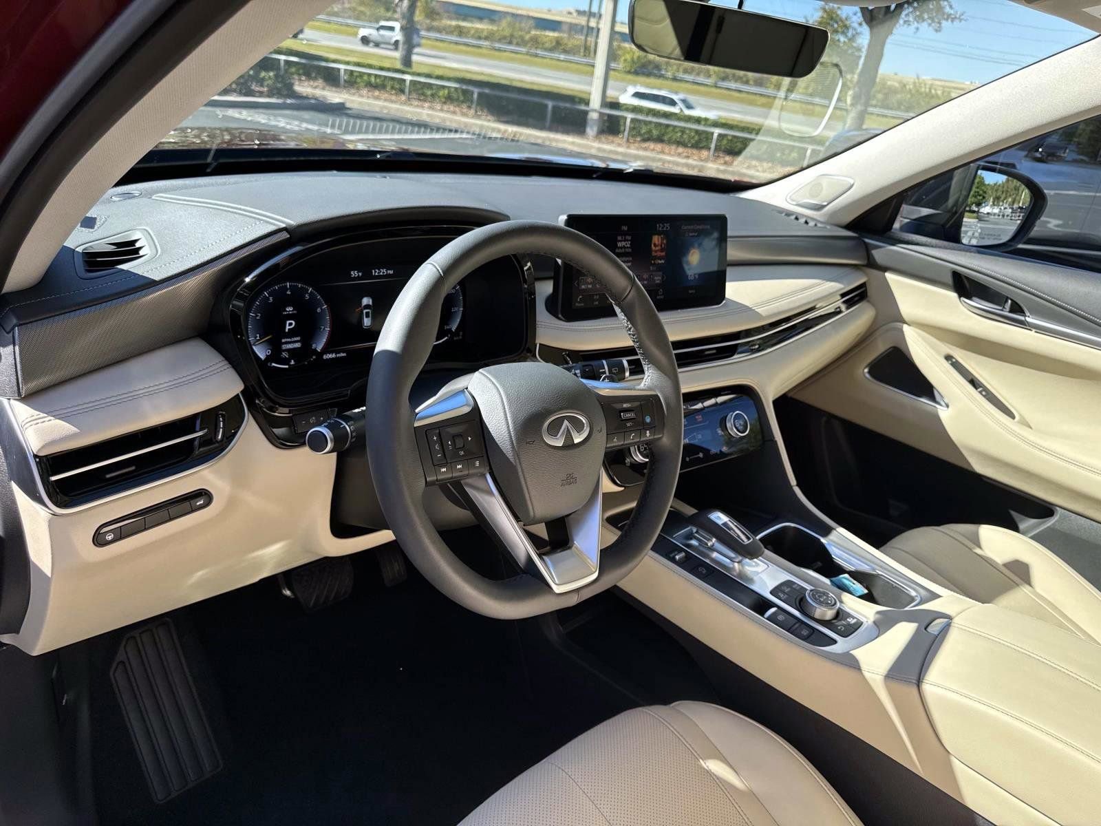 Used 2025 INFINITI QX60 Luxe image 12