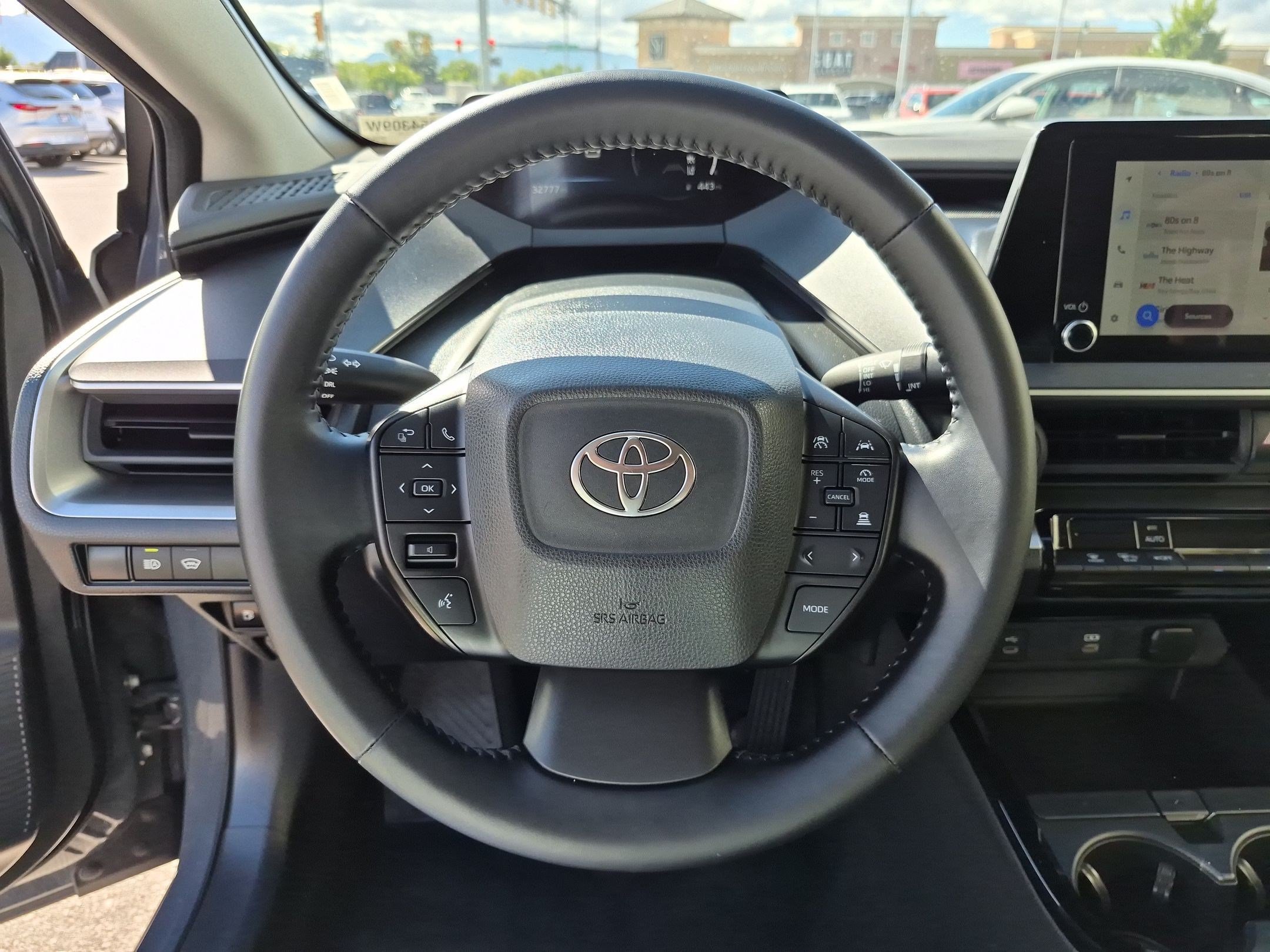 Used 2025 Toyota Prius LE FWD image 19