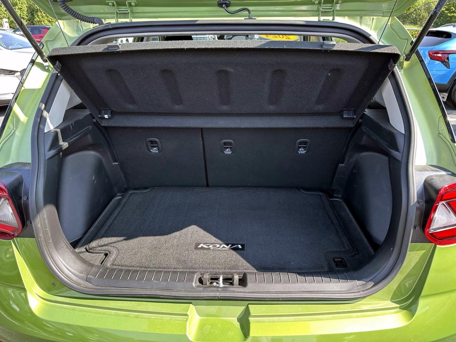Used 2024 Hyundai Venue SEL FWD image 7