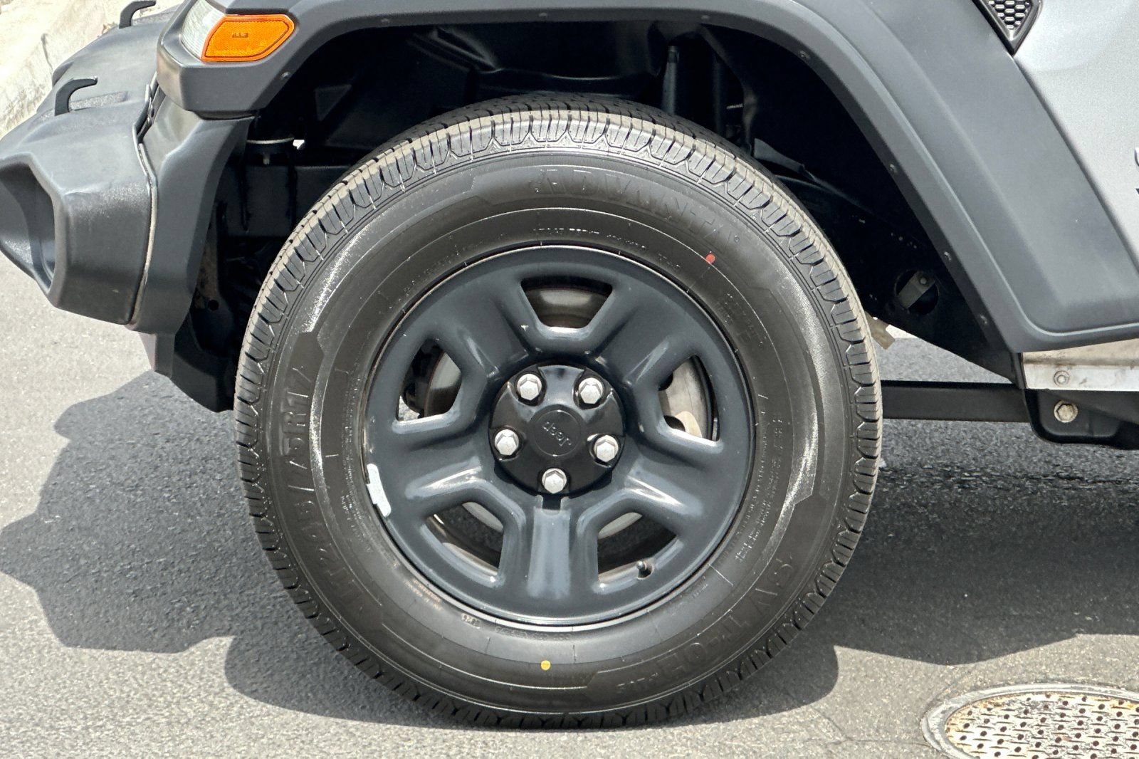 Used 2018 Jeep Wrangler Unlimited Sport AWD/4WD image 26
