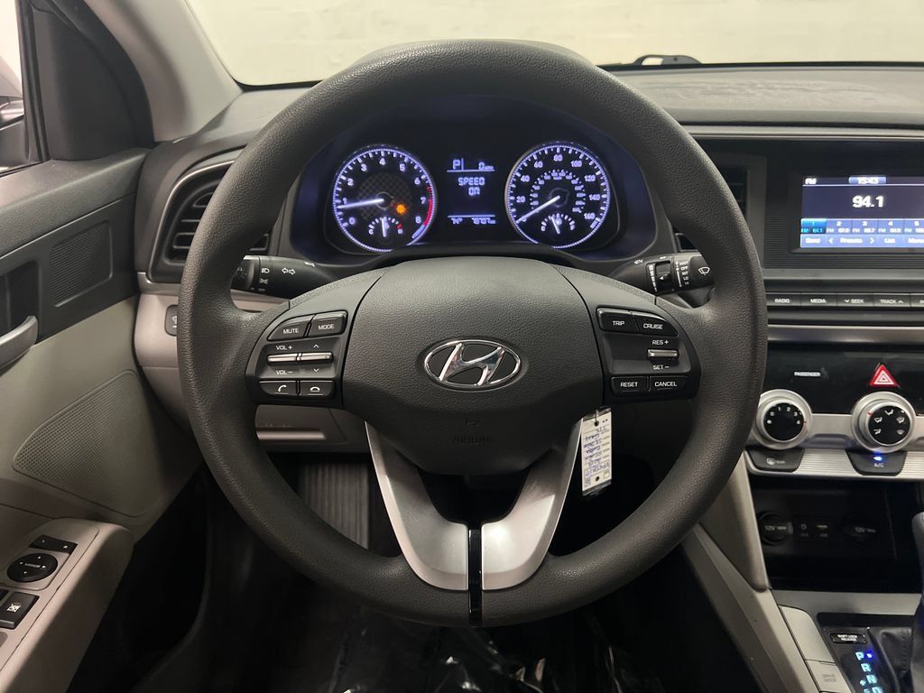 Used 2019 Hyundai Elantra SE FWD image 16