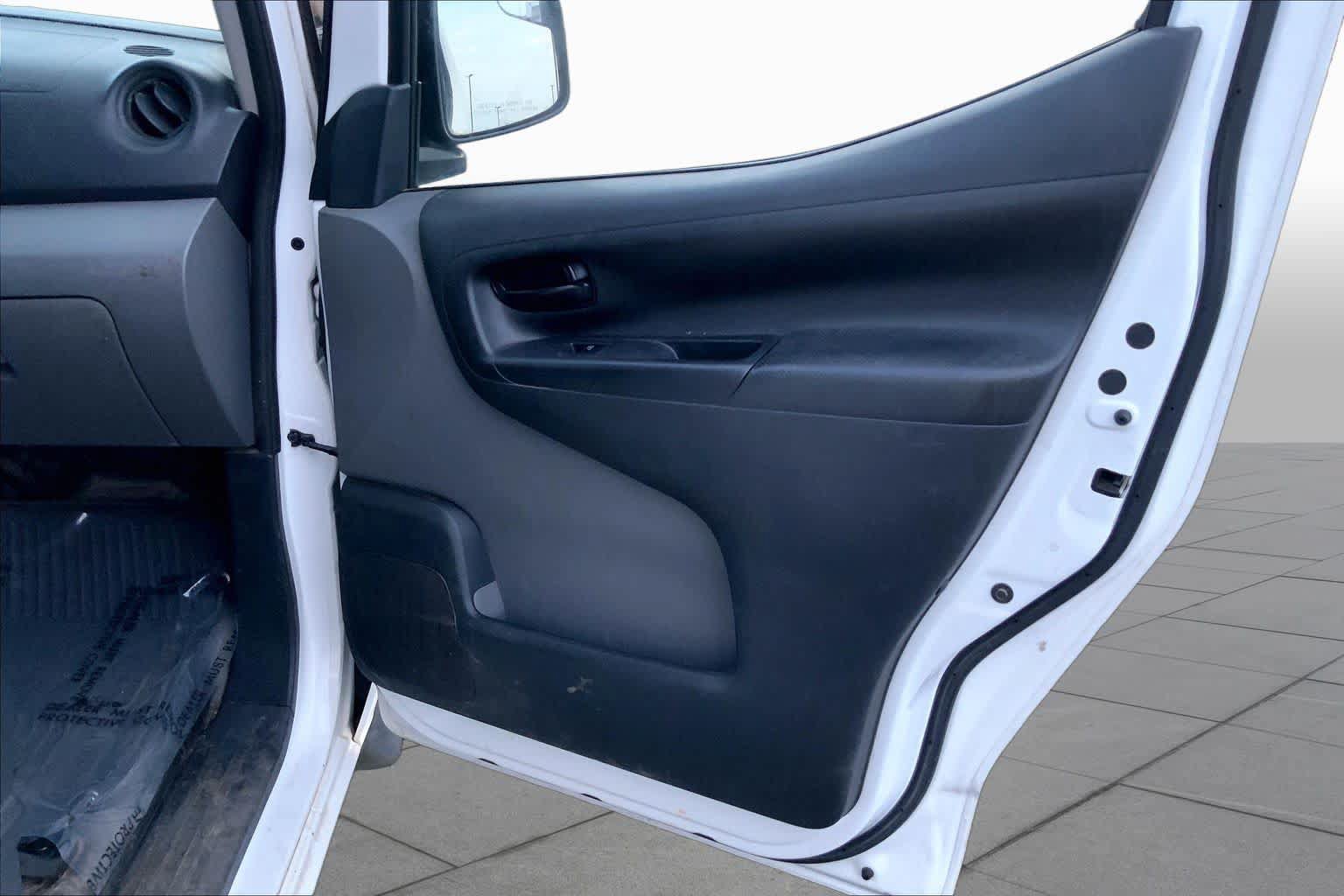 Used 2015 Nissan NV200 S w/ Cruise Control Package FWD image 20