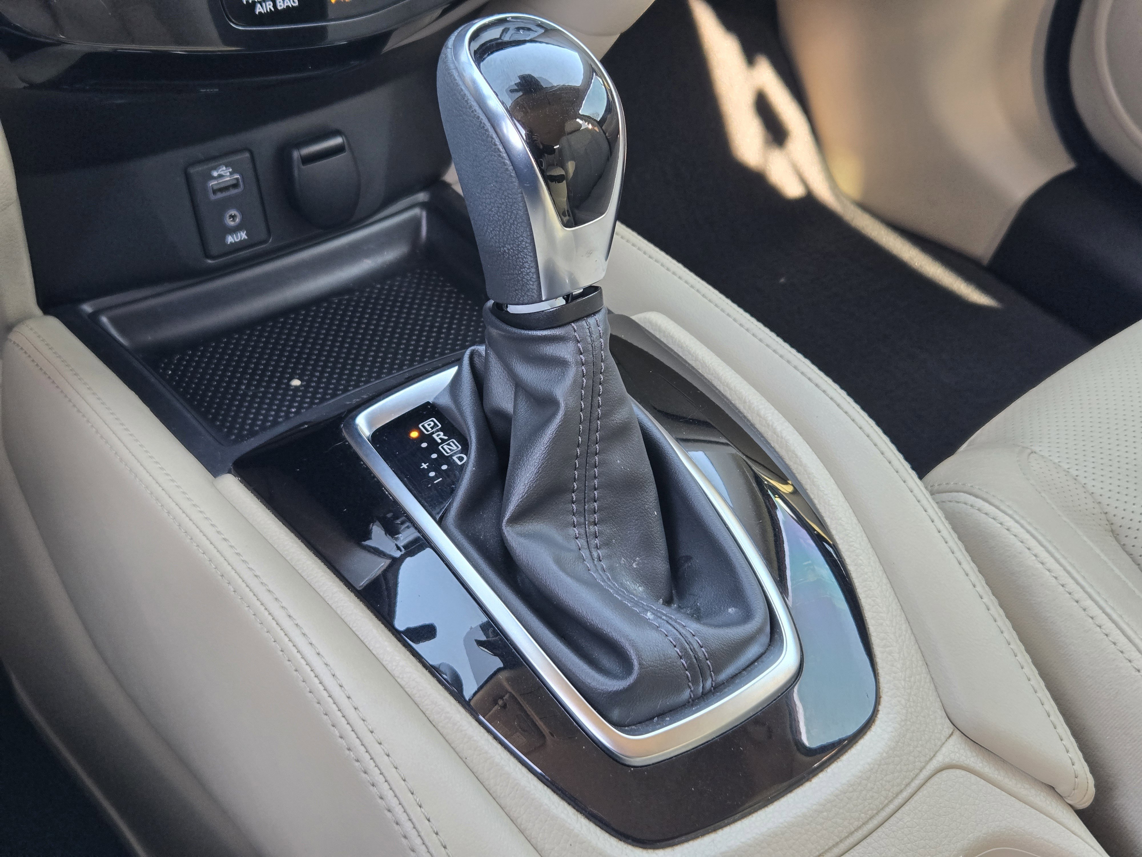 Used 2017 Nissan Rogue SL image 25