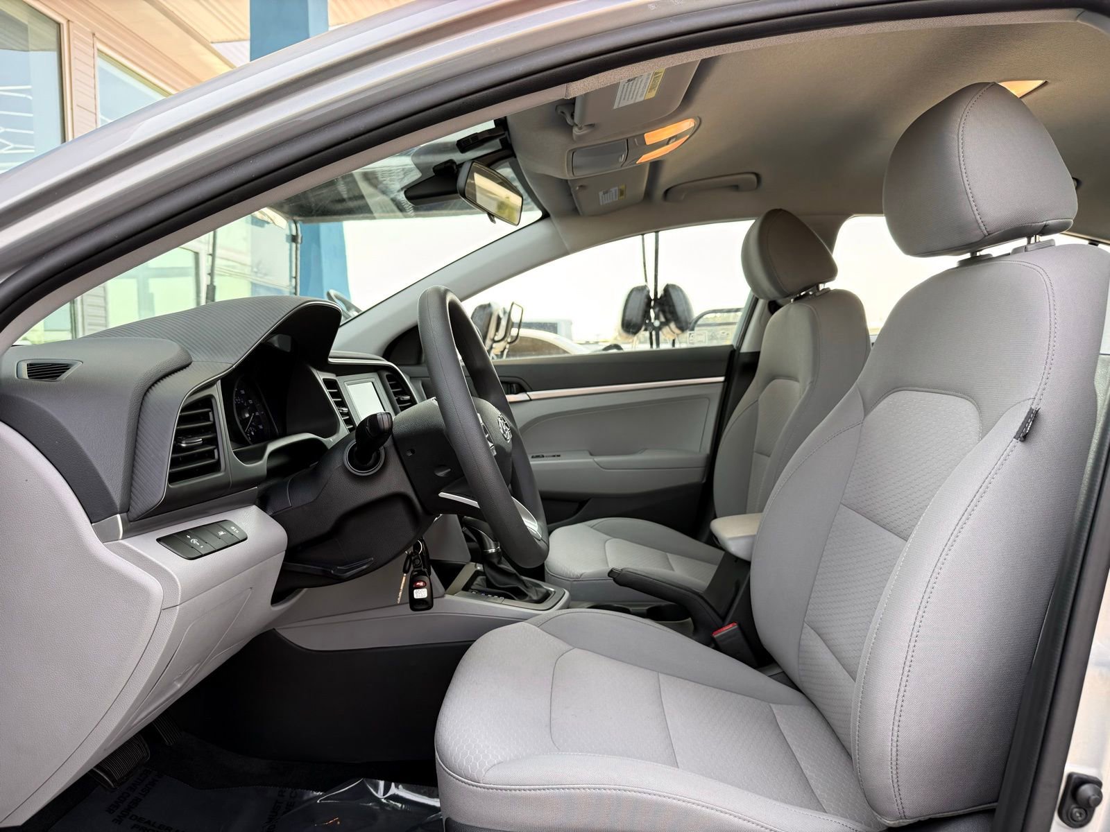 Used 2020 Hyundai Elantra SE image 15