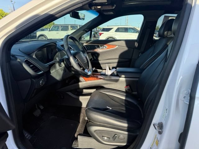 Used 2019 Lincoln Nautilus Reserve AWD/4WD image 2
