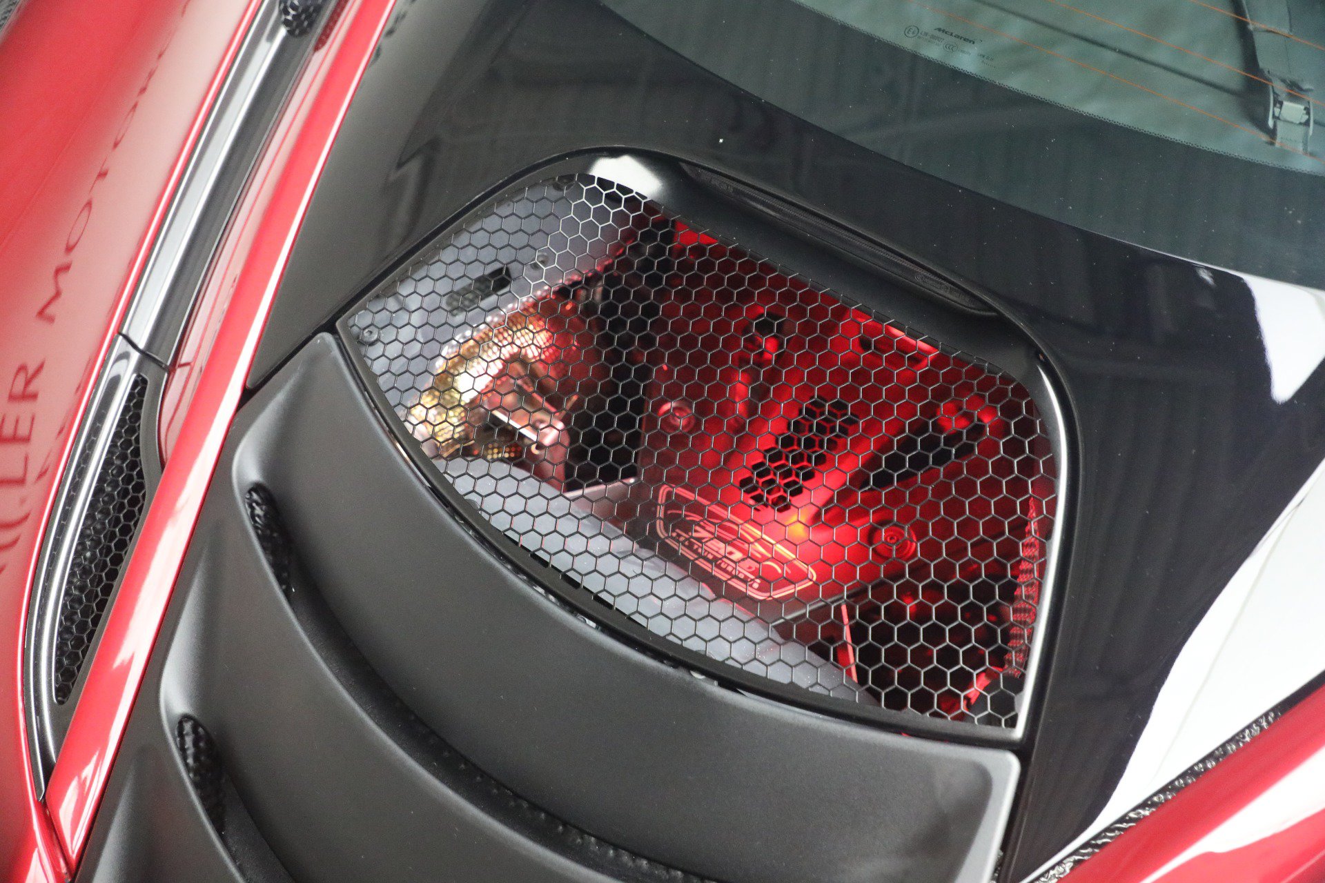 Used 2019 McLaren 720S Performance RWD image 34