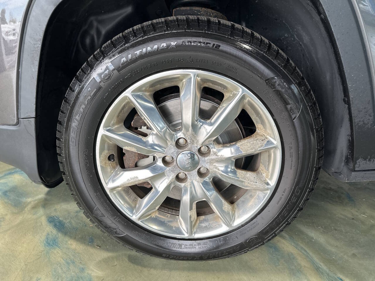 Used 2015 Jeep Cherokee Limited w/ Luxury Group image 31